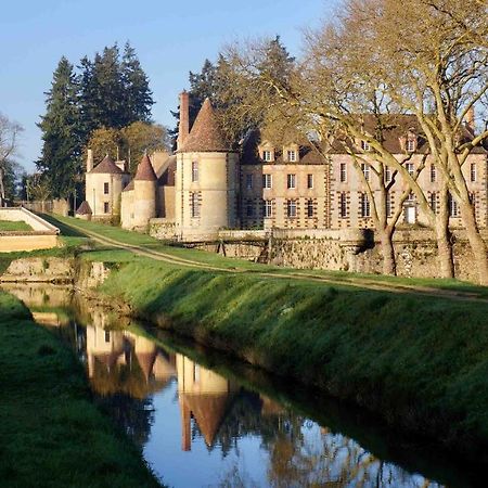 Chateau De La Riviere Bed & Breakfast Pontgouin Exterior photo