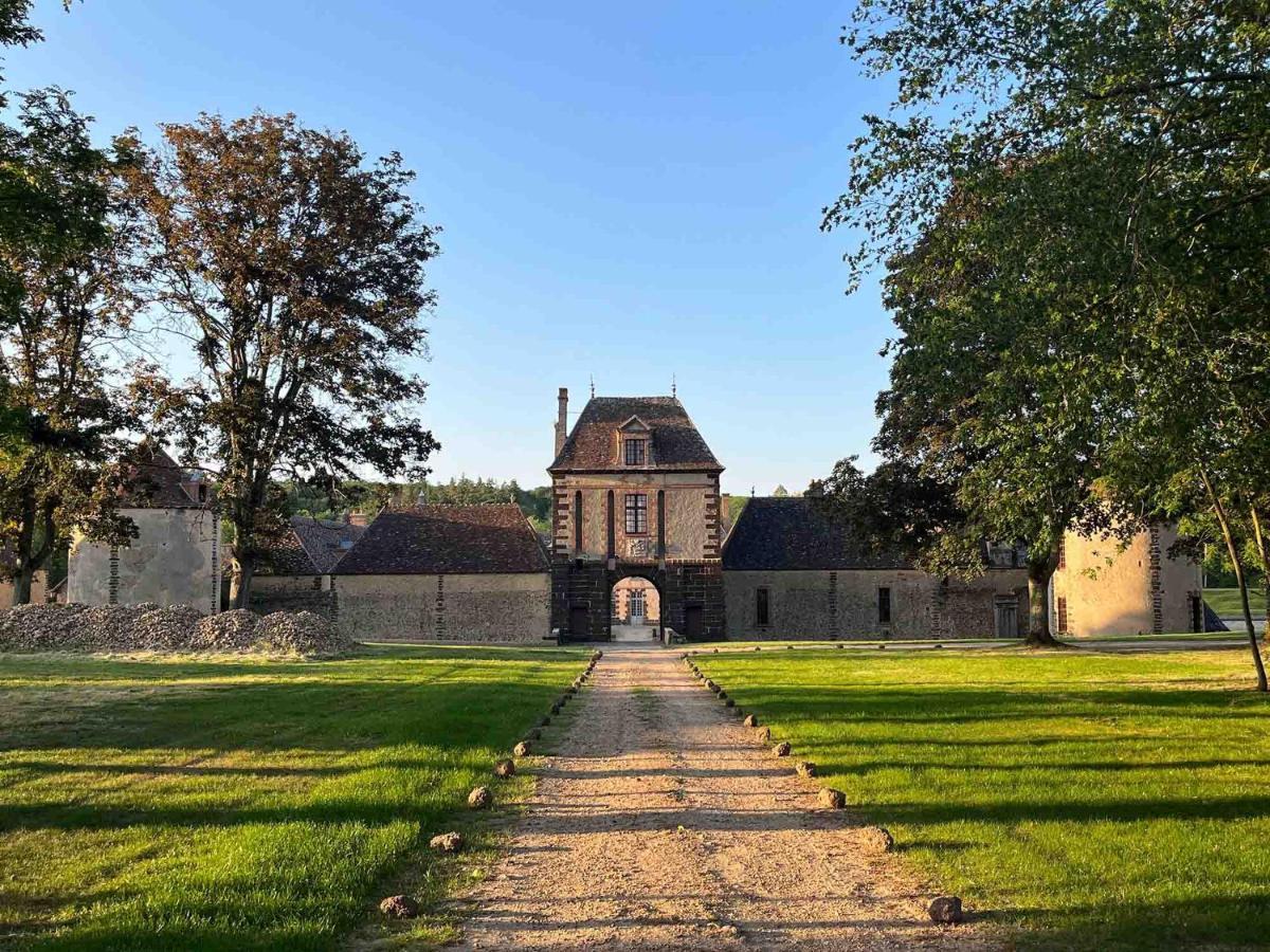 Chateau De La Riviere Pontgouin Exterior photo