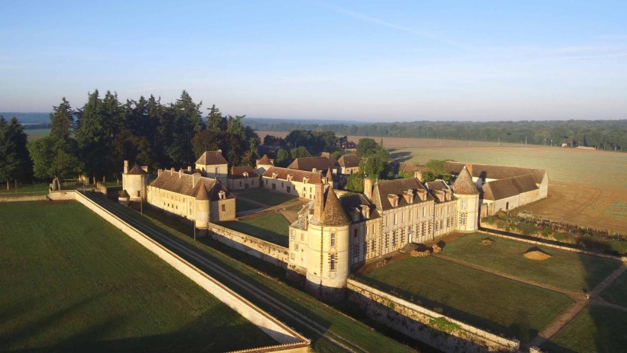 Chateau De La Riviere Pontgouin Exterior photo