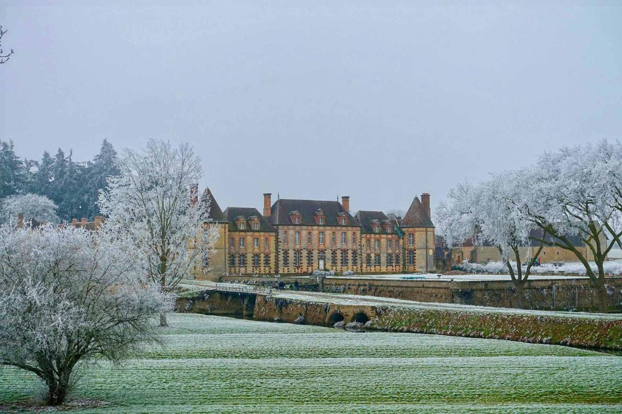 Chateau De La Riviere Bed & Breakfast Pontgouin Exterior photo